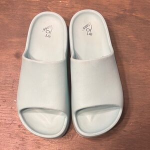 Art Class Light Blue Platform Slides